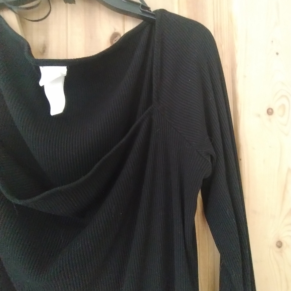 H&M Top - Picture 2 of 4